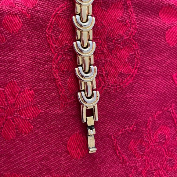 LADIES VINTAGE GOLD TONE CITIZEN WATCH WITH BLUE FACE COVER - Picture 3 of 7